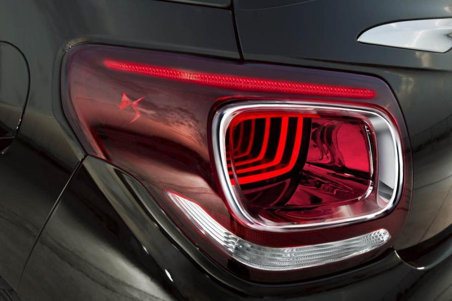  Citroen DS3 Cabrio 2012 года  (фото 21 из 115)